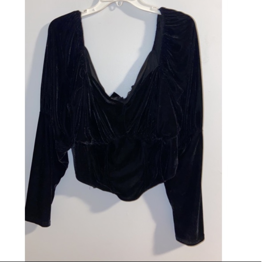 BLACK PUFF SLEEVE BELVET CORSET TOP 🖤